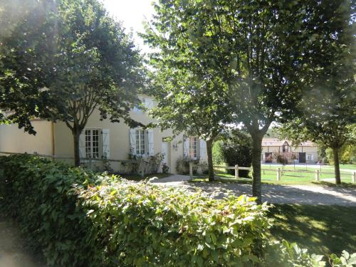 A szálláshely kívülről, Pavillon De Chasse - Aile Est in Braux-Saint-Remy