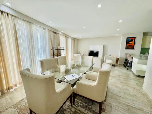 Luxouso Flat T4 na polana Plaza - image 2