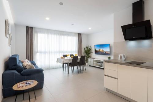 VV LOYANT CANTERAS "by henrypole home"