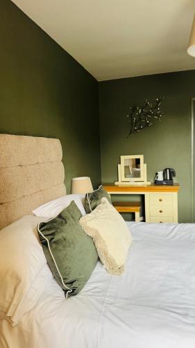 1 queen bed