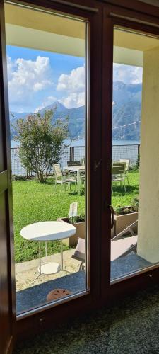 Villa Gli Ulivi - Ushuaia Apartment Lake & Garden View - Free Parking - AC 2
