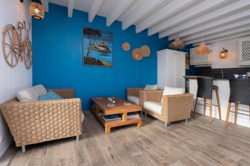 La Maison bleue Domainedecolomban