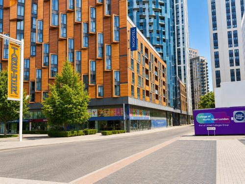 High Spec 3 Bedroom Apartment with Balcony I Opposite Wembley Stadium and OVO Wembley Arena I Easy Access to Central London and London's Iconic Landmarks I Paid Parking Available