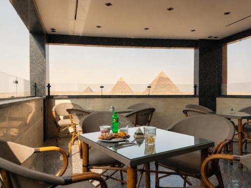 Pyramids Terrace INN 2