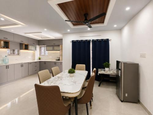 KB's Stay - The IRIS 3BHK 502 - image 4