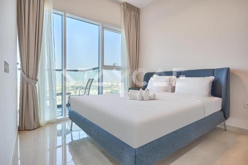 Staycae Holiday Homes - Golf Vita, DAMAC Hills near Dubai Studio City