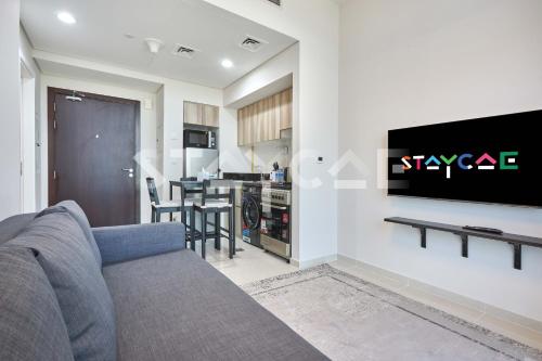 Staycae Holiday Homes - Golf Vita, DAMAC Hills near Dubai Studio City