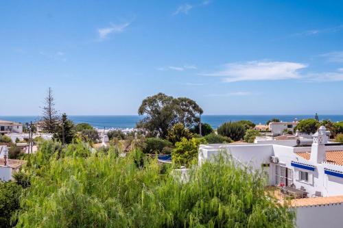 สภาพแวดล้อมโดยรอบ, Downtown Carvoeiro 1BDR Apart W view by LovelyStay in วาเล เด โกโว