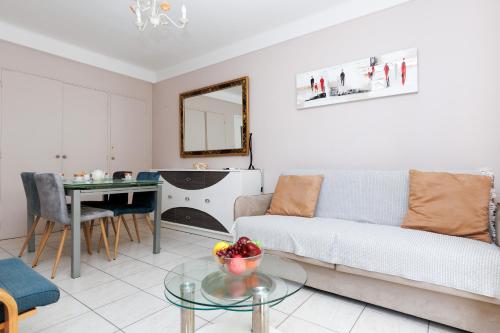 Upstays Cosy 1 Bedroom with terrace and AC