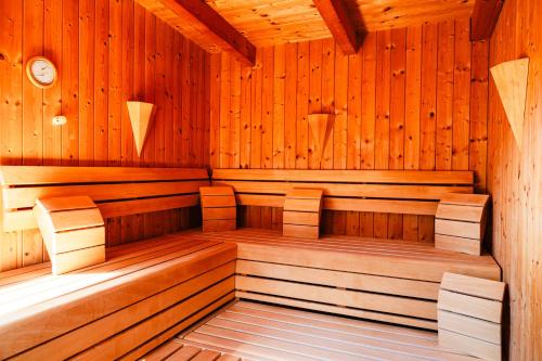 Swimming pool, Gruber`s garni & more in Bad Kleinkirchheim