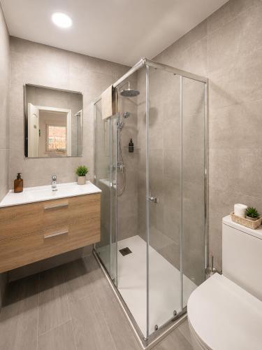 Habitación triple, básica, baño compartido