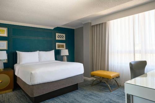 1 queen bed