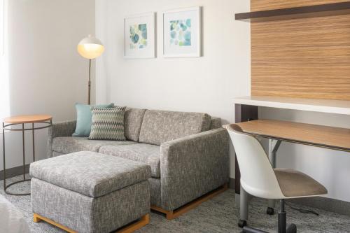 1 king bed, 1 sofa bed