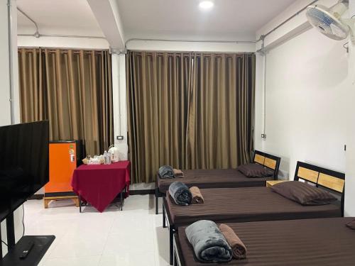 Yaowarate Sport Club and Resort ไร่เยาวเรศ Room Type - Standard Quadruple Room