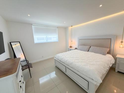 Hollywood apartment by the sea - image 2