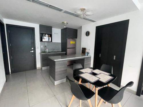 Departamento Moderno 2 dormitorios con baños, Parqueo, Seguridad