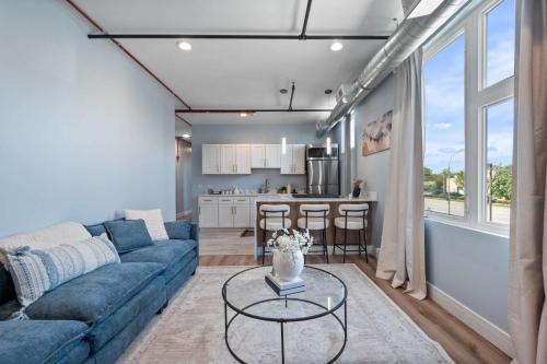 Near Brookfield Zoo - King Bed - Sleeps 7 in Westchester (IL)