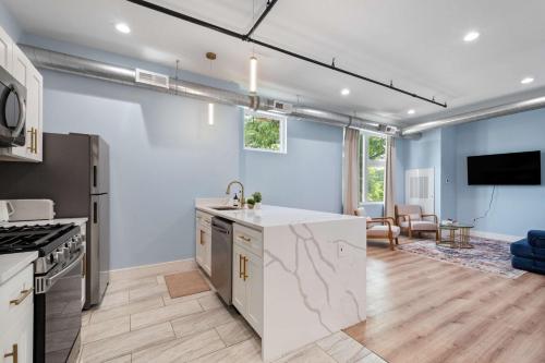 Near Chicago - Sleeps 10 - Westchester in Westchester (IL)