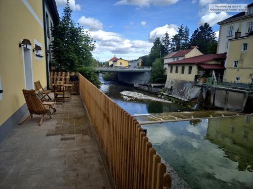 Ferienwohnung in Scheibbs direkt an der Erlauf, 65m2, Terrasse, Parkplatz, Hunde willkommen - Location saisonnière - Scheibbs