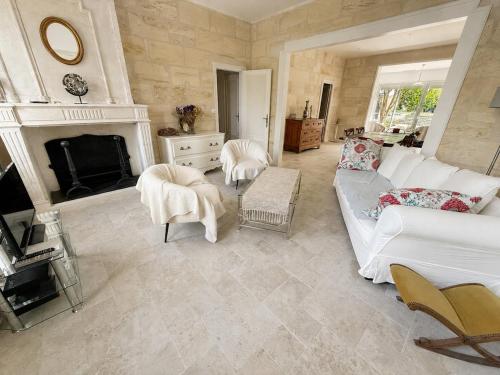 Charming House with Garden and Parking - Location saisonnière - Le Bouscat