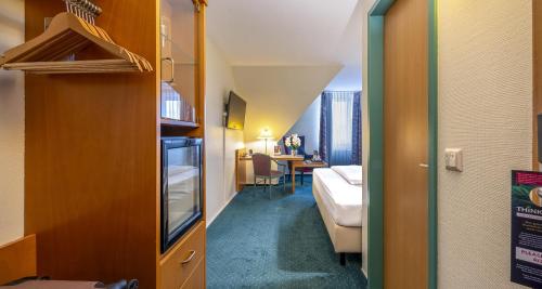 1 twin bed