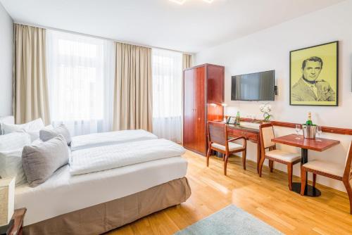Best Western Plus Celebrity Suites Room Type - Studio Apartment