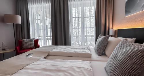 1 double bed, 1 twin bed