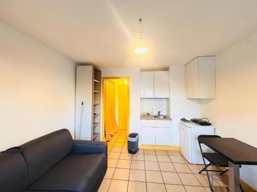 NGOMA IMMOBILIER N18 Studio proche gare in Melun