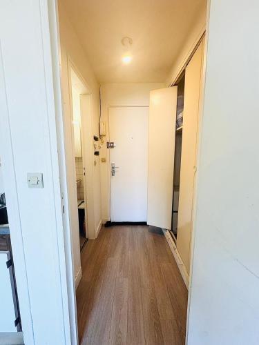 NGOMA IMMOBILIER N27 Studio proche gare in Melun