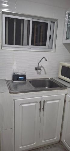 Kitchnet Moderna - Bairro Central - image 2
