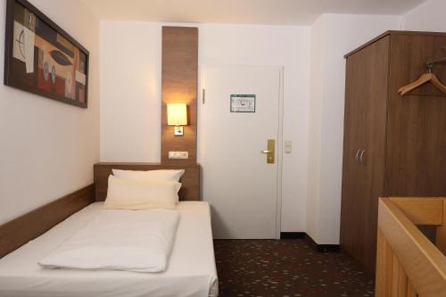 1 twin bed