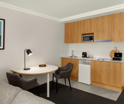 مطبخ, Oaks Perth Hotel in برث