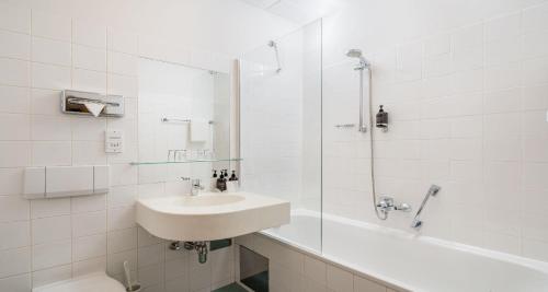 Best Western City Hotel Moran Room Type - Superior Double Room with Sofa Bed