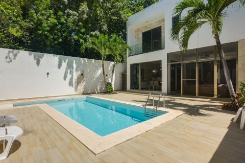 1 Mi to Beach: Luxe Playa Del Carmen Home w/ Pool