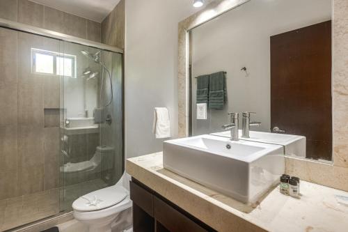 1 Mi to Beach: Luxe Playa Del Carmen Home w/ Pool - image 2