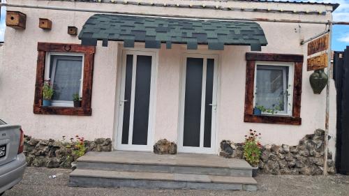 Manan Guesthouse in Chkalovka