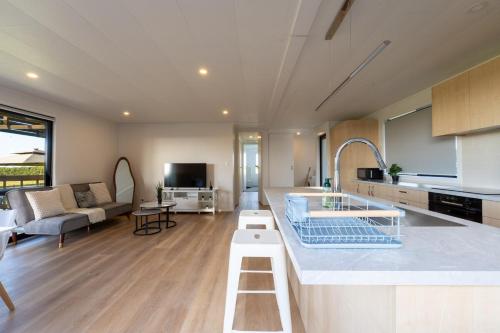Charming 3-Bedroom Farm Stay Cabin in Kingseat in Karaka