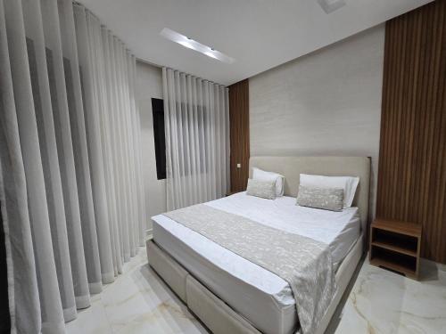 Cosy Apartment Stay With Garden And Pools - image 4