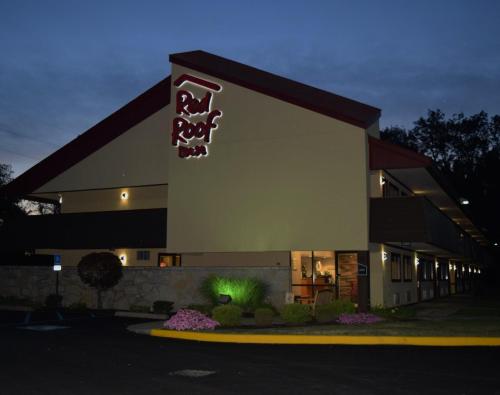 A szálláshely kívülről, Red Roof Inn Utica in Utica (New York)