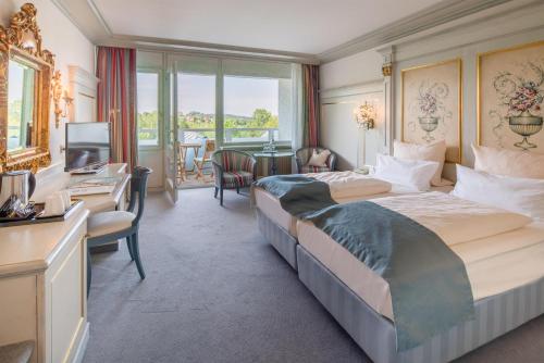 BEST WESTERN HOTEL RHOENGARDEN Room Type - Superior Twin Room with Balcony