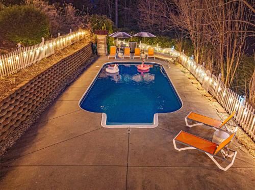 Exterior view, Asheville Luxury Getaway | Pool, Sauna, Hot Tub, Theater, Two Game Rooms in Marion (NC)