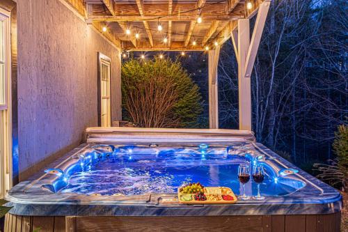 Hot tub, Asheville Luxury Getaway | Pool, Sauna, Hot Tub, Theater, Two Game Rooms in Marion (NC)
