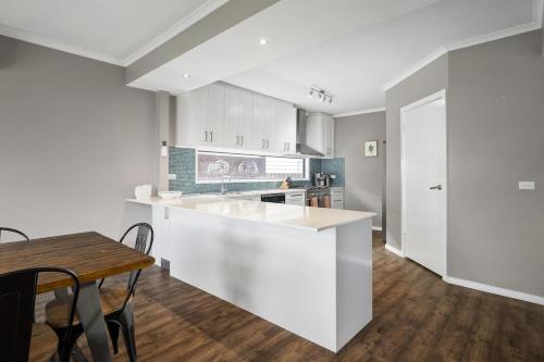 Balnarring Beach Haven - peaceful retreat, walk to beach in Balnarring