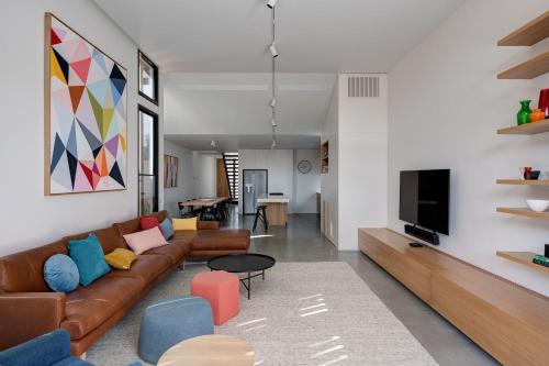 Boutique Stays - Woodfin House - image 5