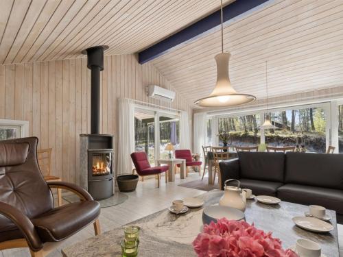  Holiday Home Sylvia - 900m from the sea by Interhome in Neksø