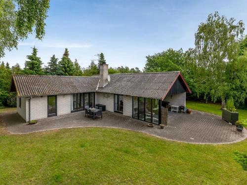  Holiday Home Hanka - 500m from the sea by Interhome in Bøtø By