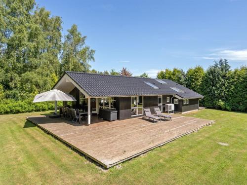  Holiday Home Nyalle - 1-3km from the sea by Interhome in Bøtø By