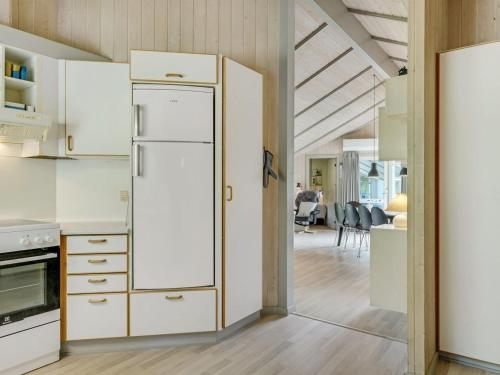 keuken, Holiday Home Joakim - 350m from the sea by Interhome in Vaeggerlose