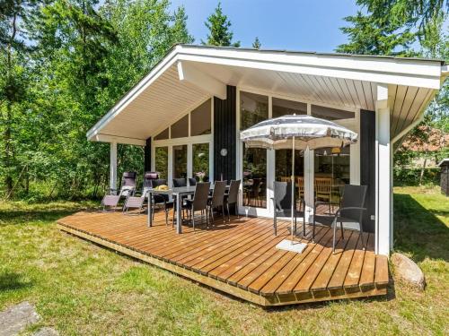  Holiday Home Hertta - 200m from the sea by Interhome in 4873 Bøtø By