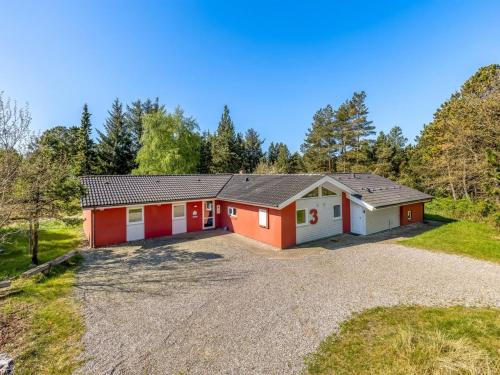  Holiday Home Mojag - 1km from the sea by Interhome in Mølby